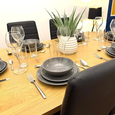 Apartment 3bdr Free Park-wi-fi Near Stadium Short&long
