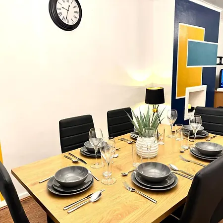 3bdr Free Park-wi-fi Near Stadium Short&long Leeds (West Yorkshire)