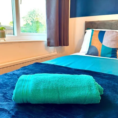 3bdr Free Park-wi-fi Near Stadium Short&long Apartment Leeds (West Yorkshire)