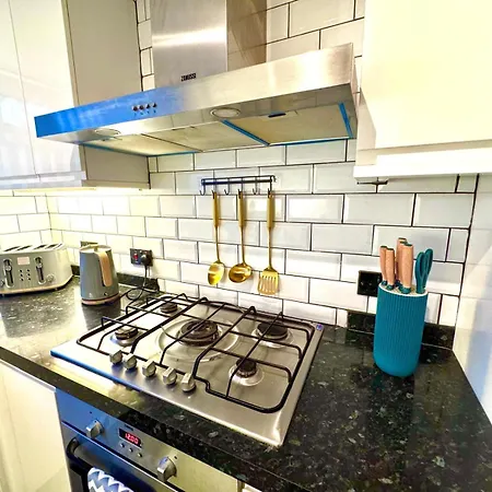 3bdr Free Park-wi-fi Near Stadium Short&long Apartment Leeds (West Yorkshire)