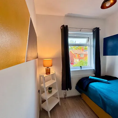 3bdr Free Park-wi-fi Near Stadium Short&long Apartment Leeds (West Yorkshire)